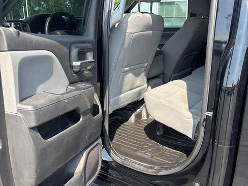 Used 2018 Chevrolet Silverado 1500 Custom w/ Custom Convenience Package AWD/4WD image 15