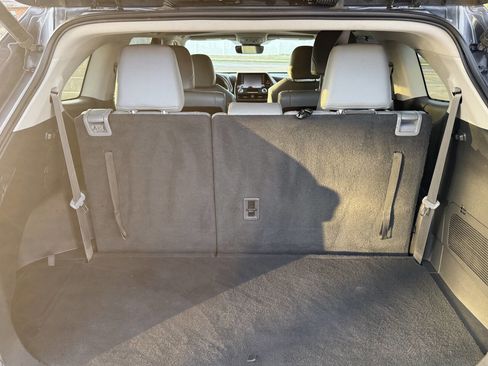 Used 2020 Toyota Highlander XLE image 13