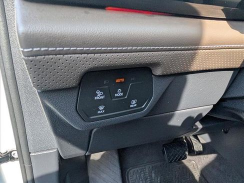 Certified 2025 Volkswagen Atlas SEL AWD/4WD image 37