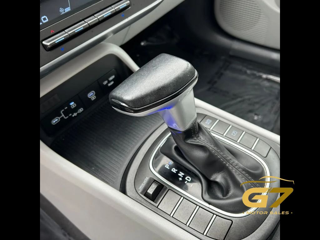 Used 2025 Hyundai Kona SEL FWD image 18