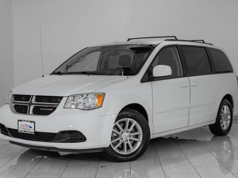 Used 2014 Dodge Grand Caravan SXT image 4