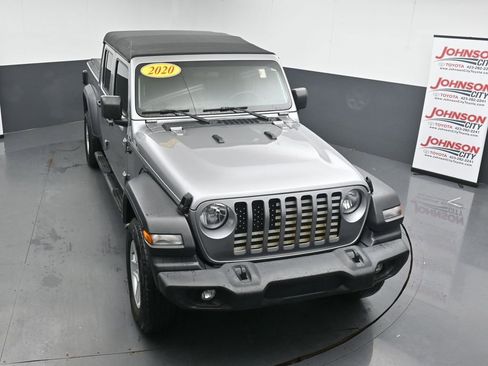 Used 2020 Jeep Gladiator Sport w/ Quick Order Package 24S AWD/4WD image 25