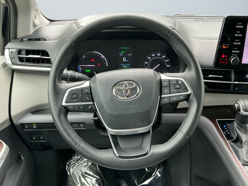 Used 2021 Toyota Sienna XLE w/ XLE Plus Package FWD image 13