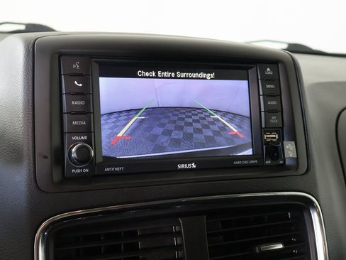 Used 2019 Dodge Grand Caravan SE w/ UConnect Hands-Free Group image 6