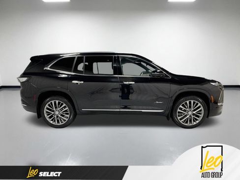 Used 2025 Buick Enclave Avenir w/ Super Cruise Package AWD/4WD image 6