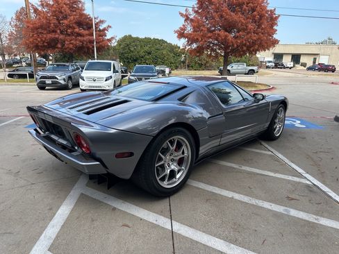Used 2006 Ford GT image 10