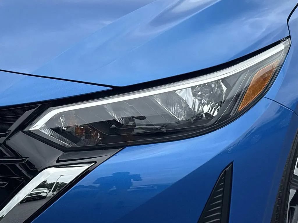 Used 2025 Nissan Sentra SV w/ All-Weather Package FWD image 9