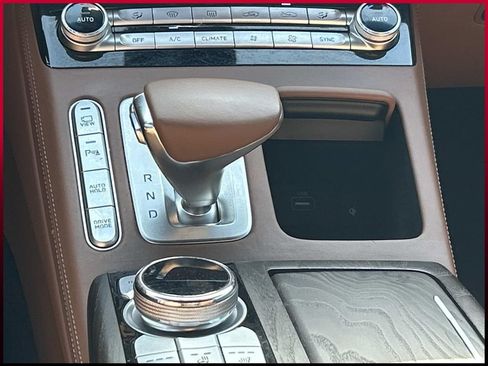 Used 2022 Genesis G90 3.3T Premium image 29