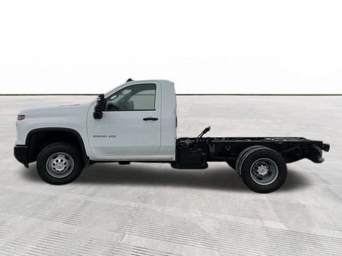 Used 2024 Chevrolet Silverado 3500 W/T image 9