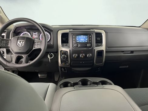 Used 2019 RAM 1500 Classic SLT AWD/4WD image 17