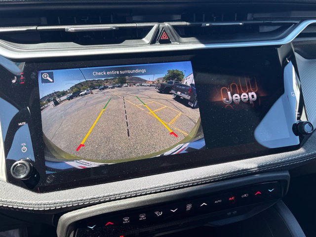 Used 2026 Jeep Cherokee Laredo AWD/4WD image 10