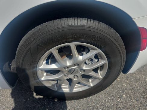 Used 2023 Chrysler Pacifica Touring-L FWD image 31
