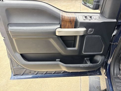 Used 2020 Ford F150 Lariat w/ Equipment Group 502A Luxury AWD/4WD image 15