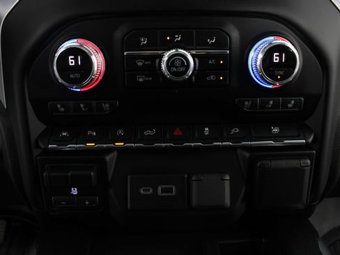 Used 2020 GMC Sierra 1500 SLT w/ SLT Premium Plus Package AWD/4WD image 6