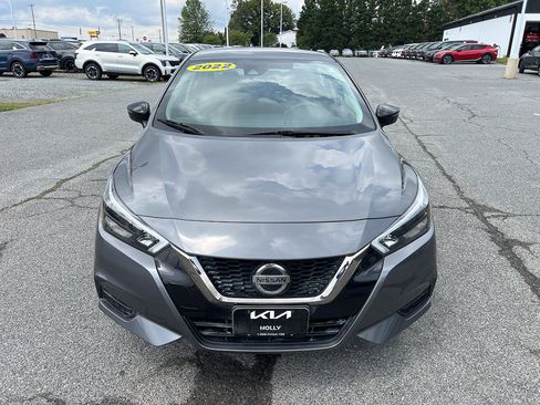 Used 2022 Nissan Versa SR FWD image 10