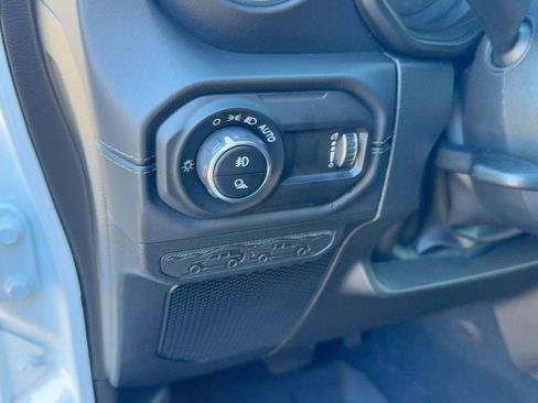 New 2025 Jeep Gladiator Sport image 18