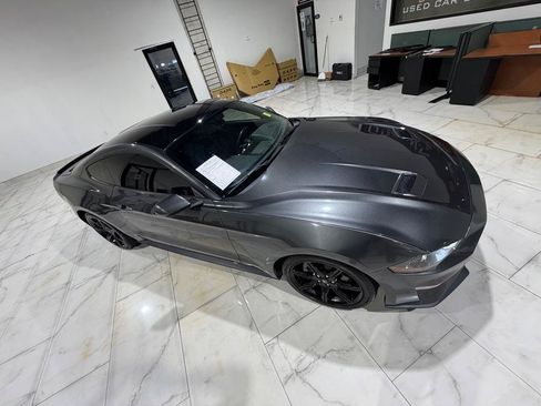 Used 2018 Ford Mustang Coupe w/ Black Accent Pkg RWD image 5