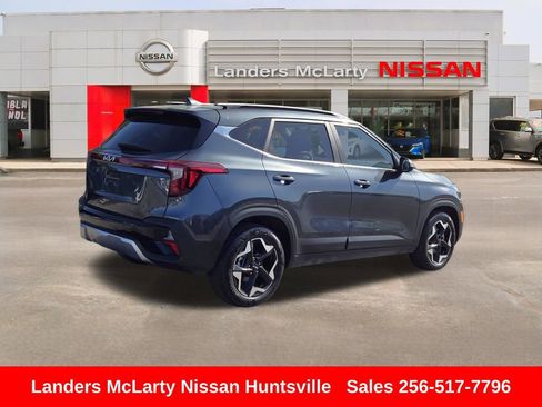 Used 2025 Kia Seltos EX w/ EX Sunroof Package FWD image 3