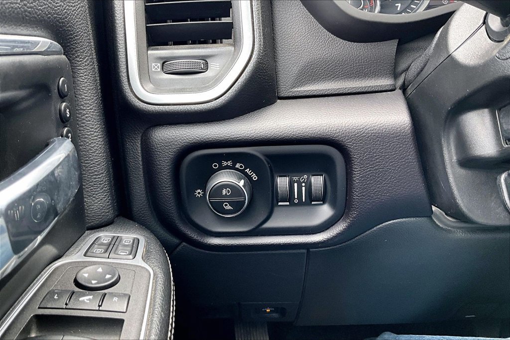 Used 2023 RAM 3500 Laramie AWD/4WD image 17