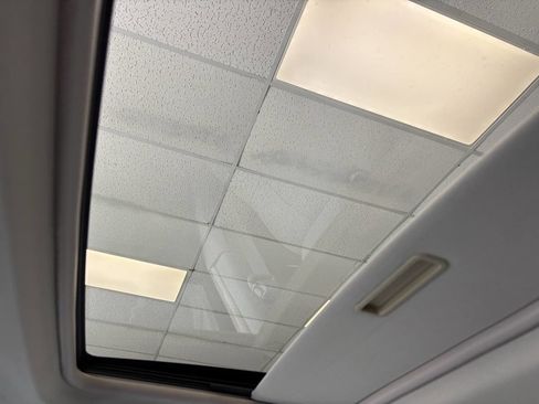 Used 2005 Chrysler 300 C image 19