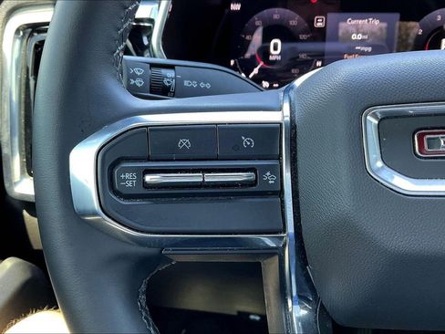 Used 2024 GMC Canyon Elevation w/ Elevation Premium Package image 19