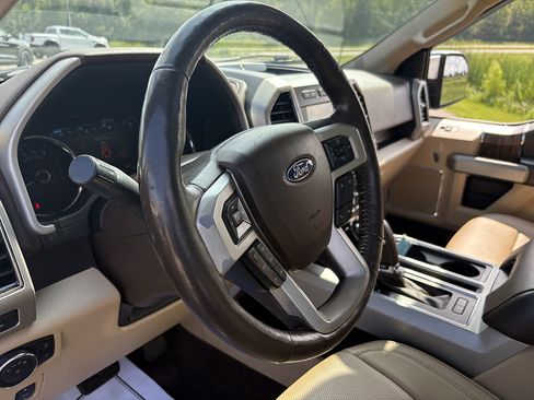 Used 2018 Ford F150 Lariat w/ Equipment Group 502A Luxury AWD/4WD image 29