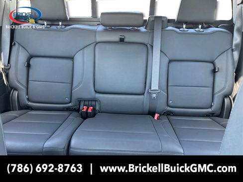 New 2025 GMC Sierra 1500 SLT w/ SLT Convenience Package image 17