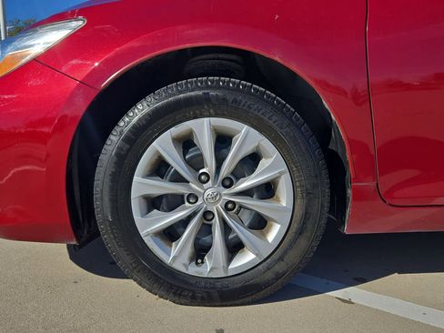 Used 2017 Toyota Camry LE image 12