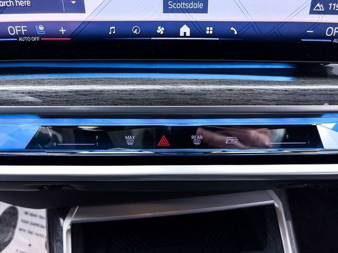 Used 2023 BMW 740i w/ Executive Package image 27