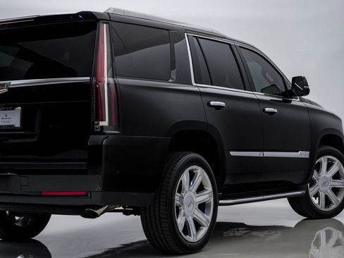 Used 2019 Cadillac Escalade Luxury AWD/4WD image 9