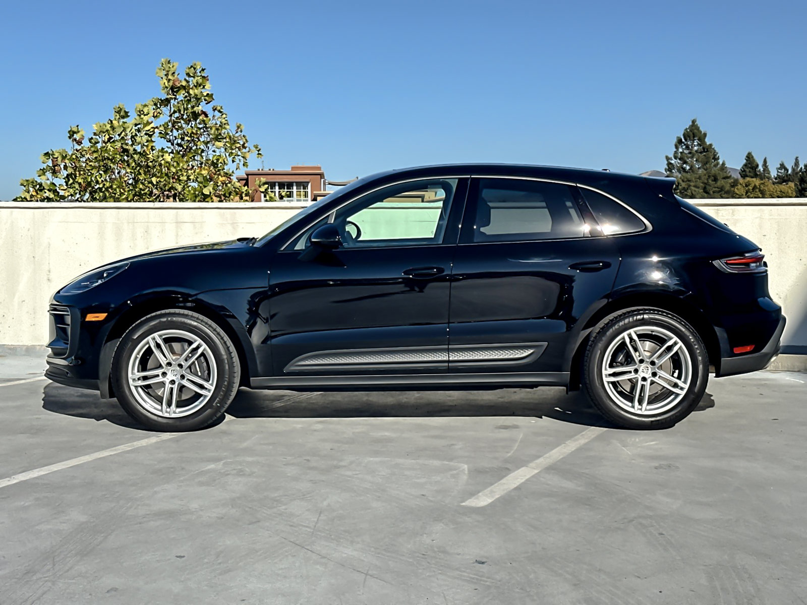 Used 2026 Porsche Macan AWD/4WD image 3