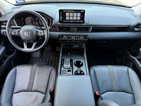 Used 2025 Honda Pilot EX-L image 10