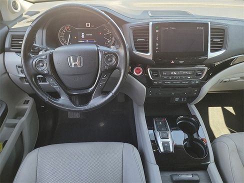 Used 2016 Honda Pilot Elite image 4