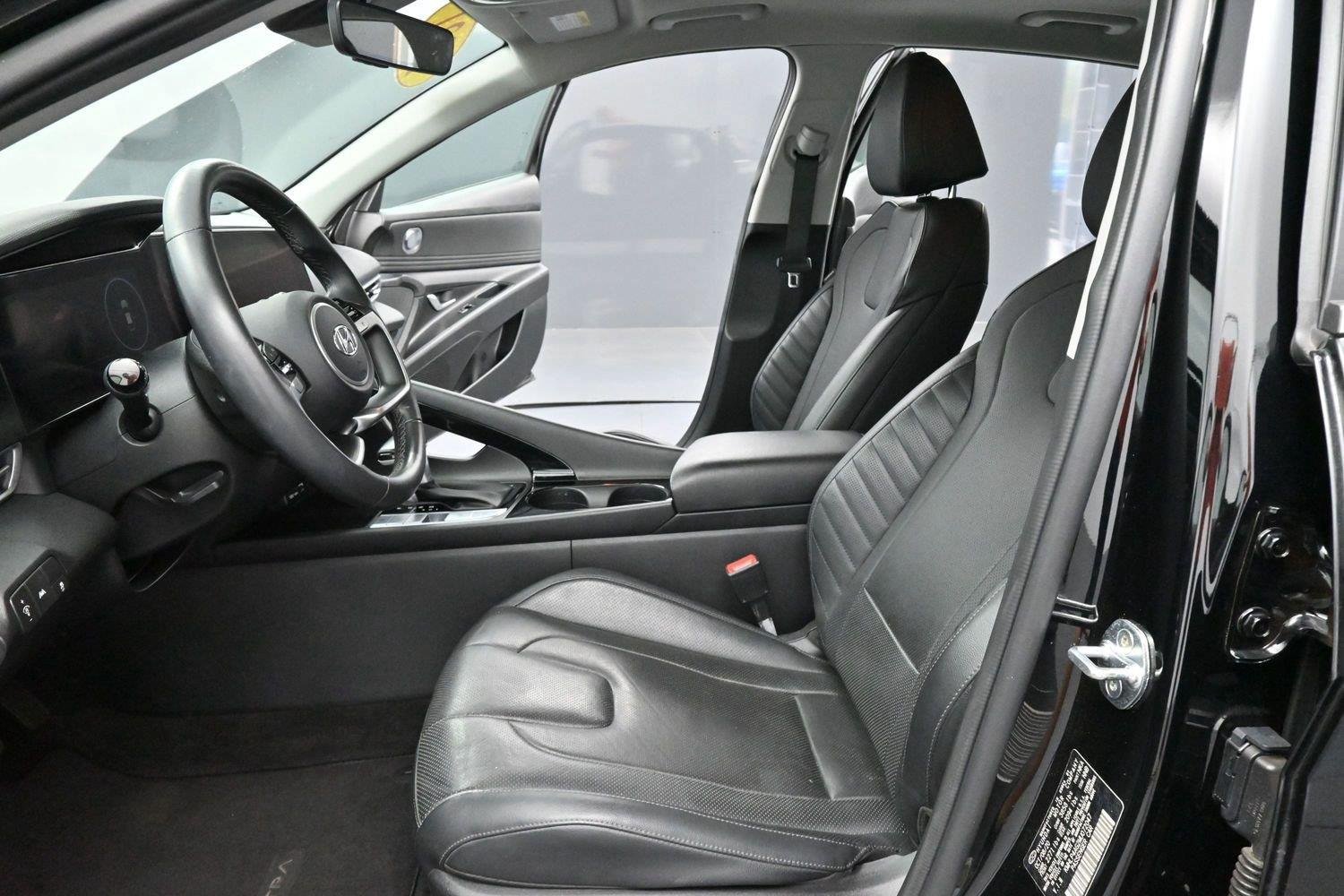 Used 2021 Hyundai Elantra Limited w/ Cargo Package FWD image 12