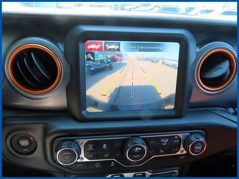 Used 2022 Jeep Gladiator Mojave w/ LED Lighting Group AWD/4WD image 17