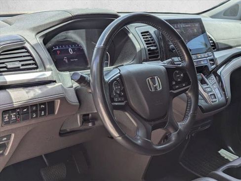 Used 2018 Honda Odyssey Elite image 3