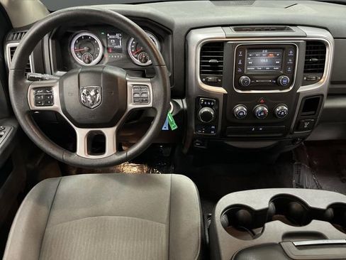 Used 2022 RAM 1500 Classic SLT image 5