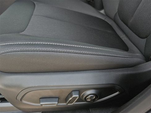 New 2025 Jeep Grand Cherokee L Laredo image 23