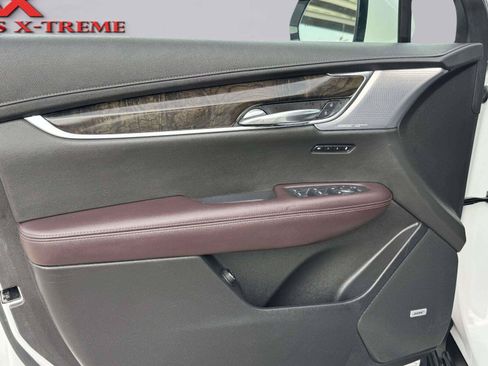 Used 2022 Cadillac XT6 Premium Luxury w/ LPO, Floor Liner Package AWD/4WD image 16