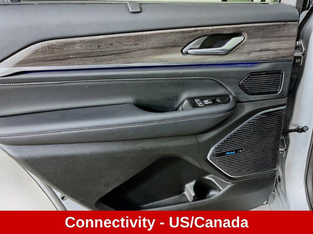 Used 2021 Jeep Grand Cherokee L Overland w/ Luxury Tech Group IV AWD/4WD image 35