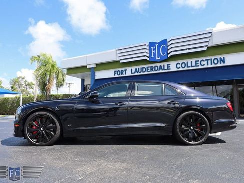 Used 2022 Bentley Flying Spur V8 image 8