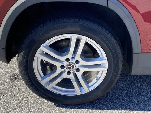 Used 2021 Mercedes-Benz GLA 250 w/ Premium Package image 28
