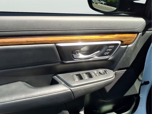 Used 2017 Honda CR-V Touring image 9