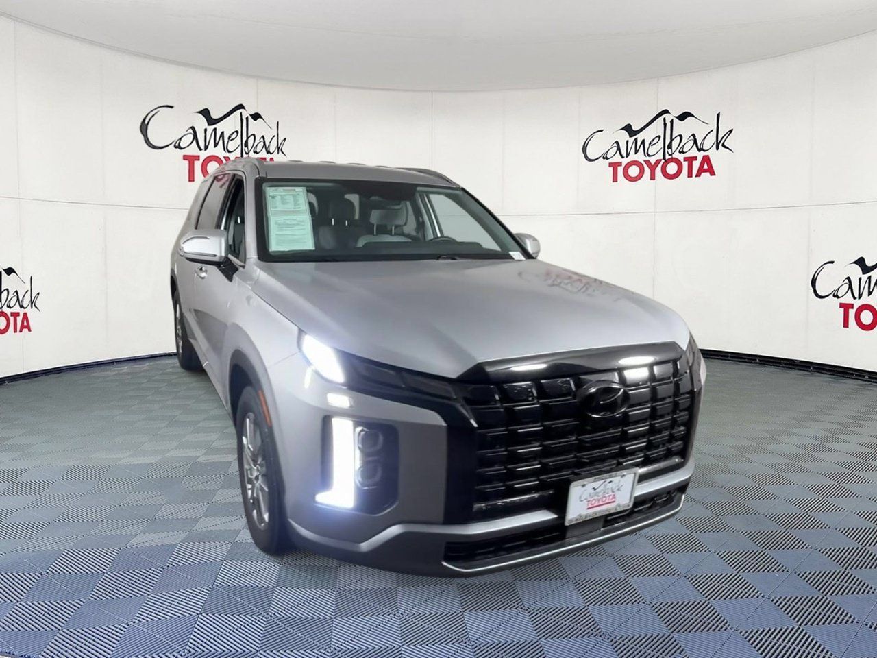 Used 2025 Hyundai Palisade SEL FWD image 4