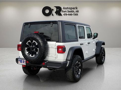 Used 2025 Jeep Wrangler Unlimited Rubicon AWD/4WD image 5