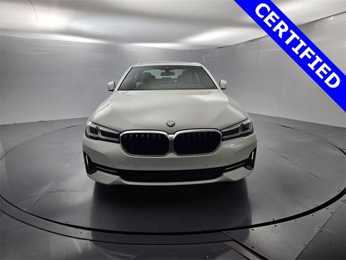 Certified 2023 BMW 530i w/ Convenience Package image 4