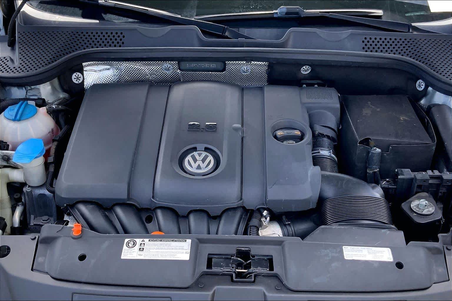 Used 2013 Volkswagen Beetle 2.5 FWD image 9