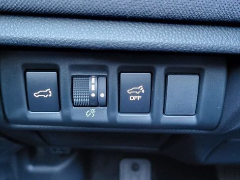 Used 2025 Subaru Outback Premium AWD/4WD image 29