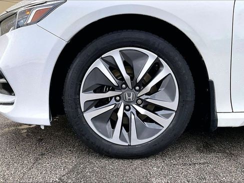 Used 2018 Honda Accord Hybrid image 10