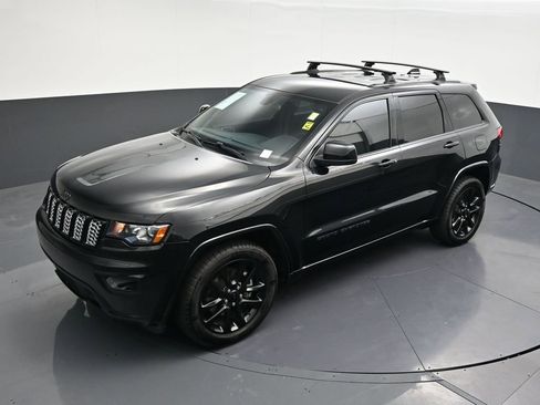 Used 2021 Jeep Grand Cherokee Laredo X RWD image 17